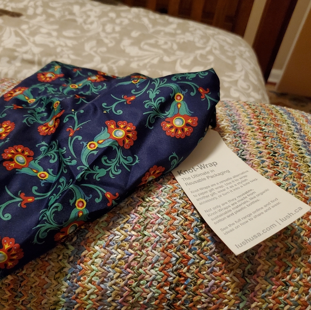Lush Knot Wrap